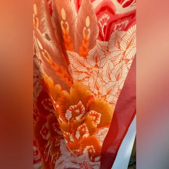 Chico’s Silky Sheer Chiffon Floral Poncho - EUC - Picture 4 of 4